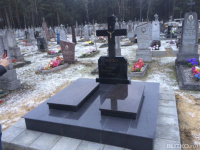 Цоколь из габбро-диабаза Лабинск Мемориальный одиночный комплекс из двух видов гранитов Верхотурье