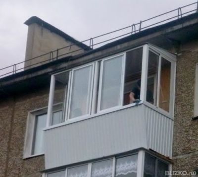 Балкон алюминиевый с крышей от компании гринлайн купить в го.