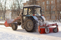 Производим механизированную уборку снега с автомобильных дорог