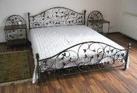 Кованая кровать металлическая