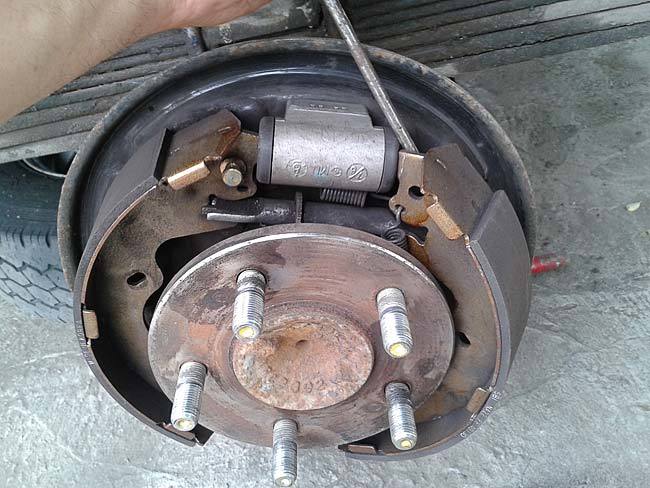 Задние тормоза портер. Задние тормоза портер 2. Задние тормоза портер. Барабан тормозной задний портер 1. Задние колодки хендай портер 1.