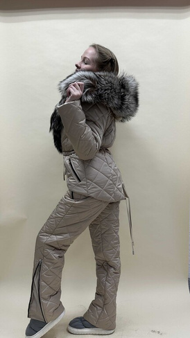 Бежевый зимний костюм до -35 градусов: куртка парка на кулиске с мехом до груди и штаны - Варежки с мехом (мех используе